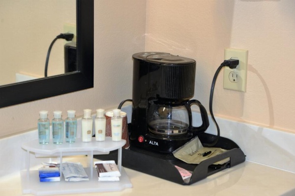 Irish Inn and Suites image 13