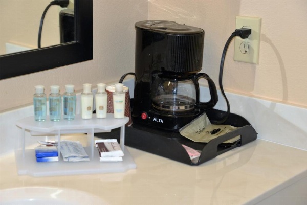 Irish Inn and Suites image 15